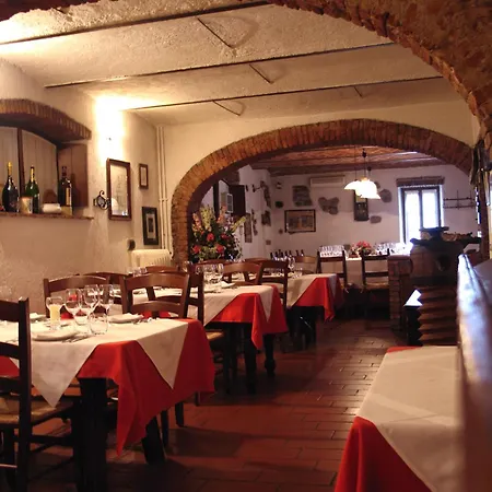 Borgo San Donino Lantställe *